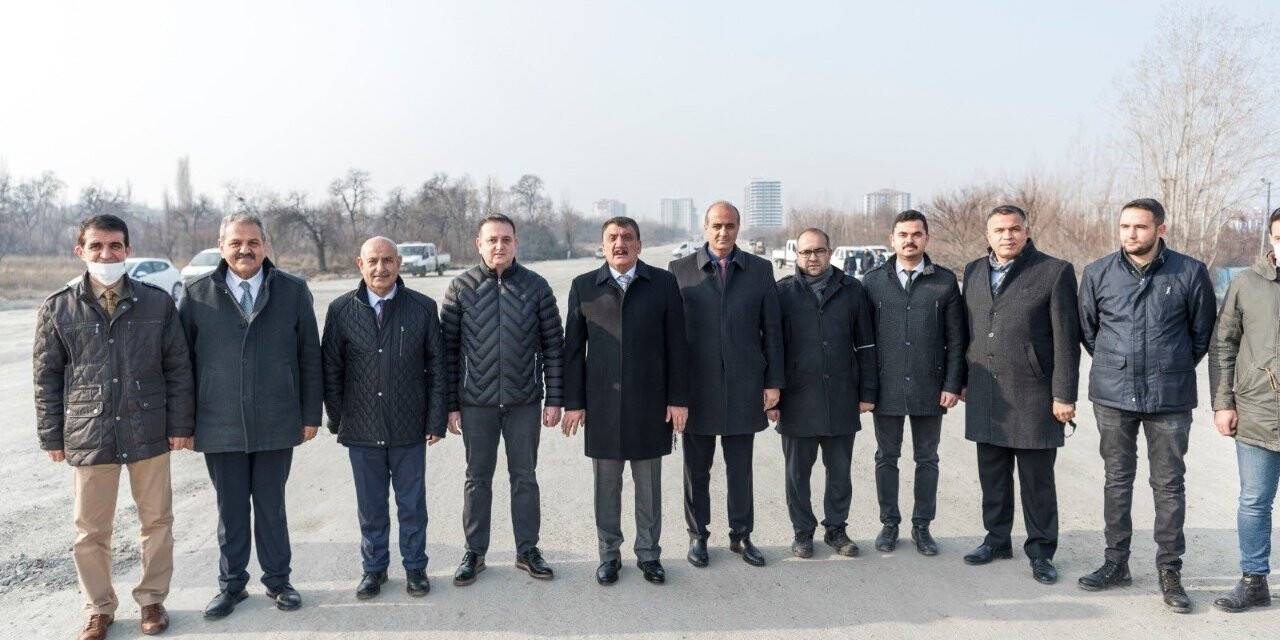 Başkan Gürkan, 35 metrelik yolda incelemelerde bulundu