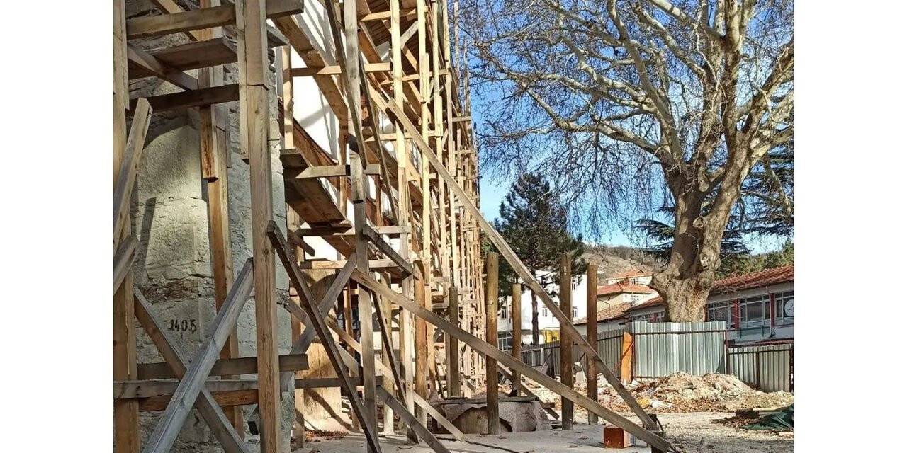 Tarihi Kocaseyfullah Camii’nde restorasyon çalışmaları devam ediyor