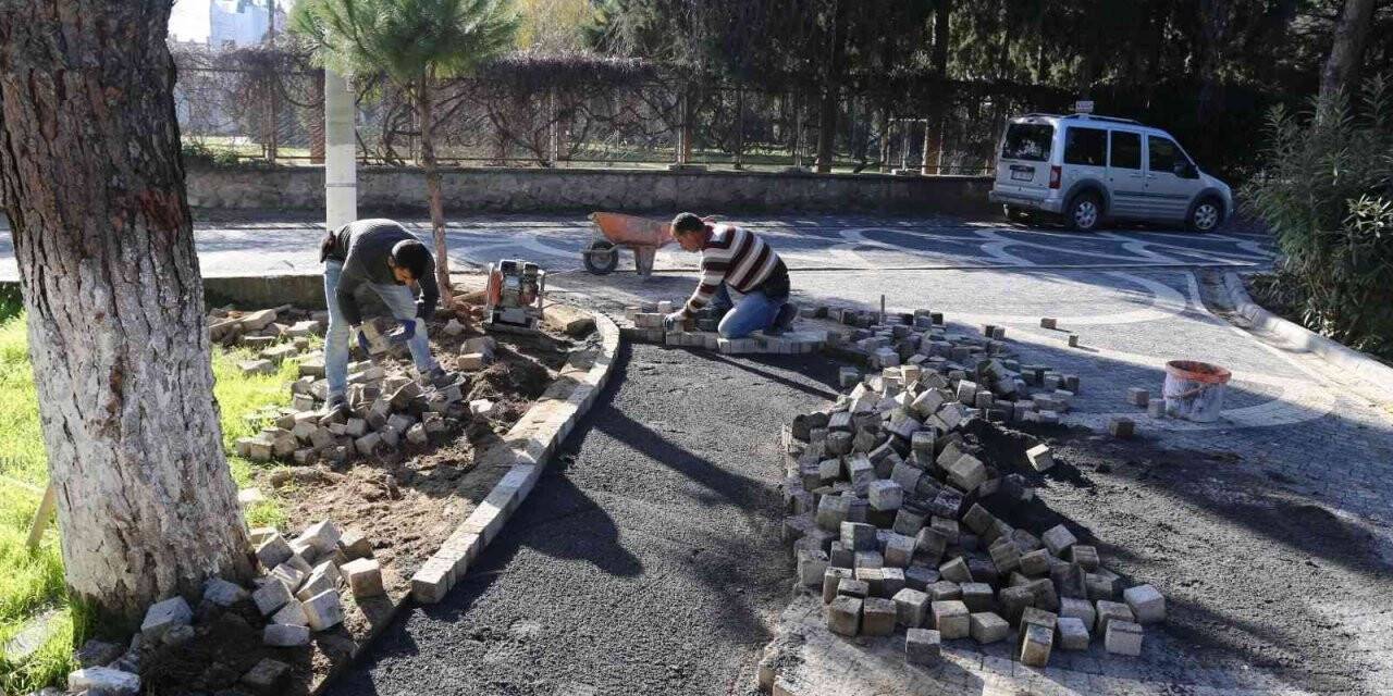 Yol tamiratları devam ediyor