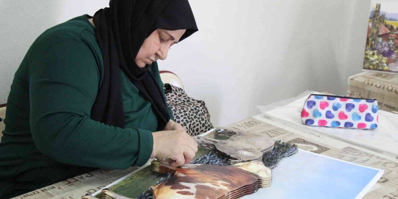Selçuklu ve Osmanlı mimarisine dayanan rölyef sanatı Mardinli kadınların elinde