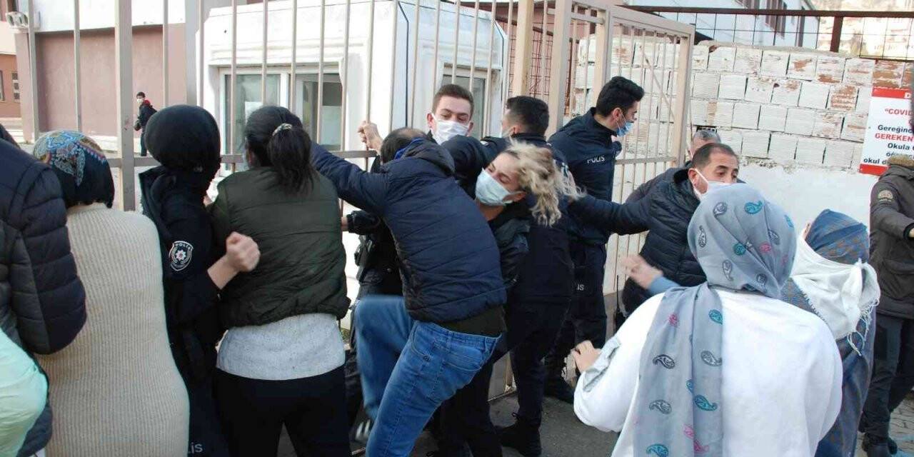 İzmir’de öğrencilere taciz iddiasında yeni gelişme: İdari soruşturma başlatıldı