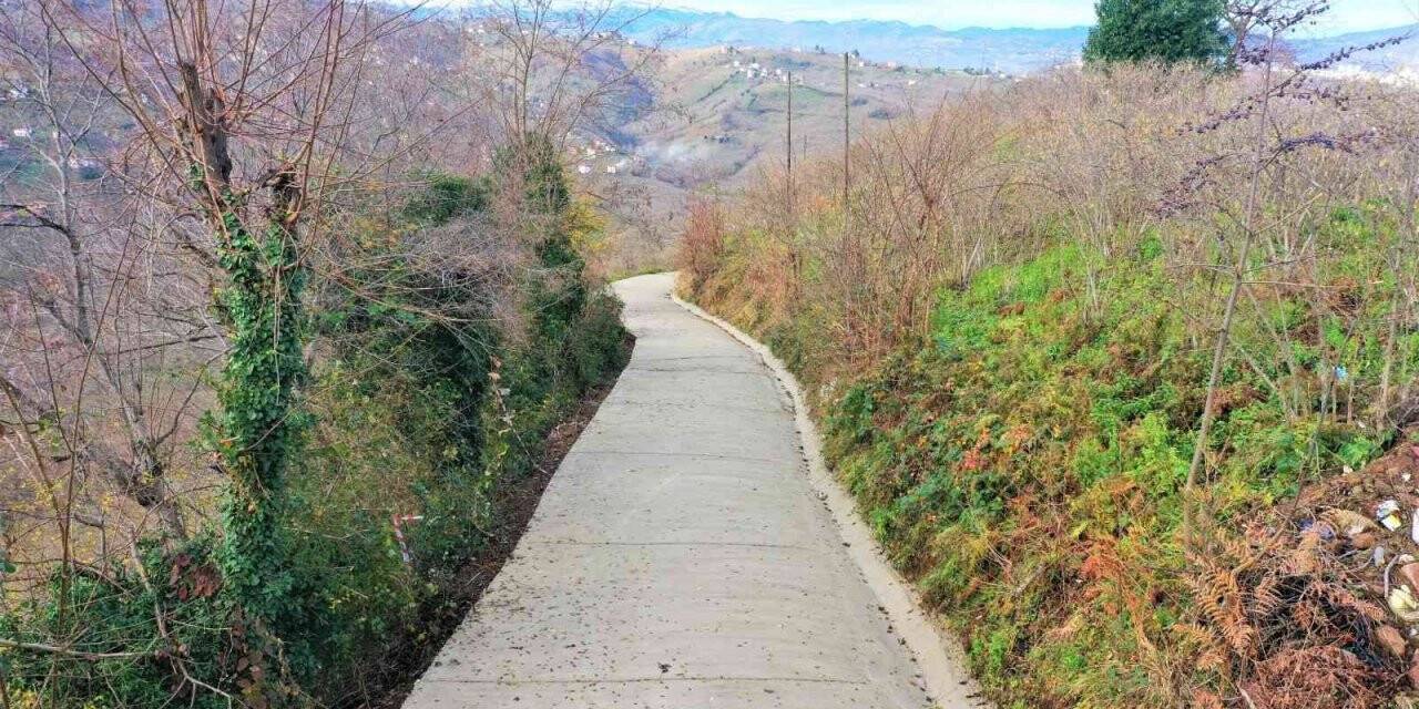 Altınordu’da beton yol çalışmaları sürüyor