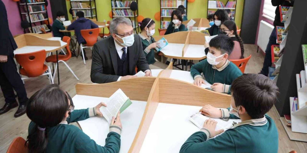 Bingöl Valisi Ekinci: “Kitap yarınlarımızı şekillendirir, hayatımıza anlam katar”