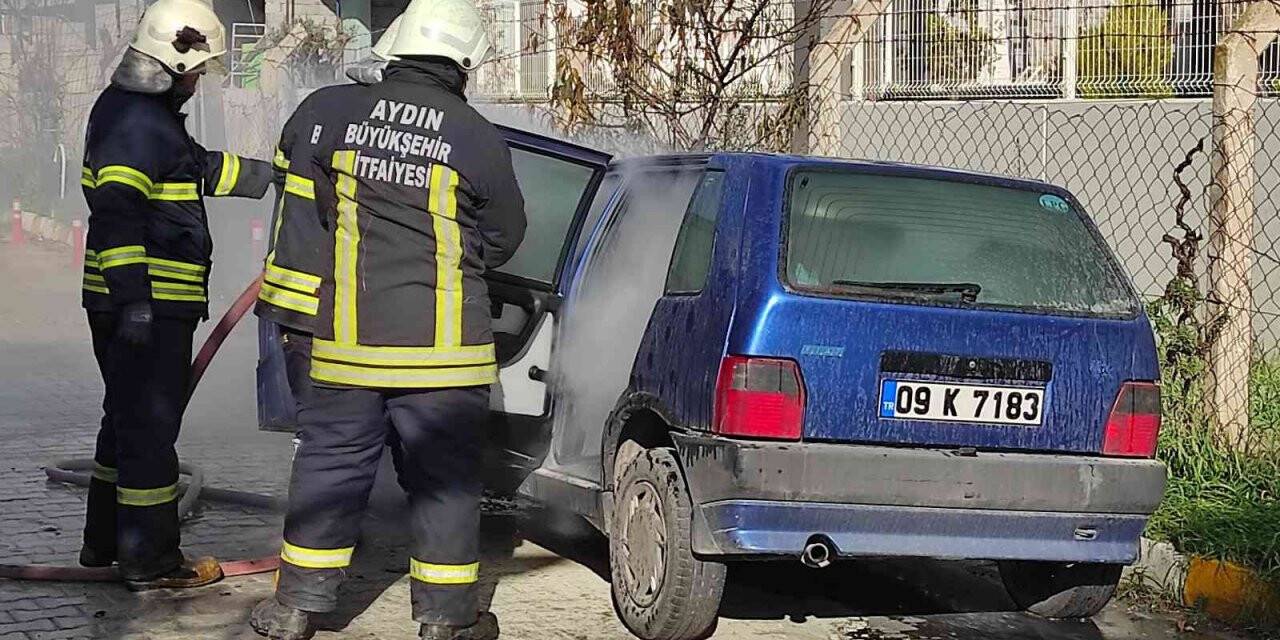 Park halindeki otomobil yandı