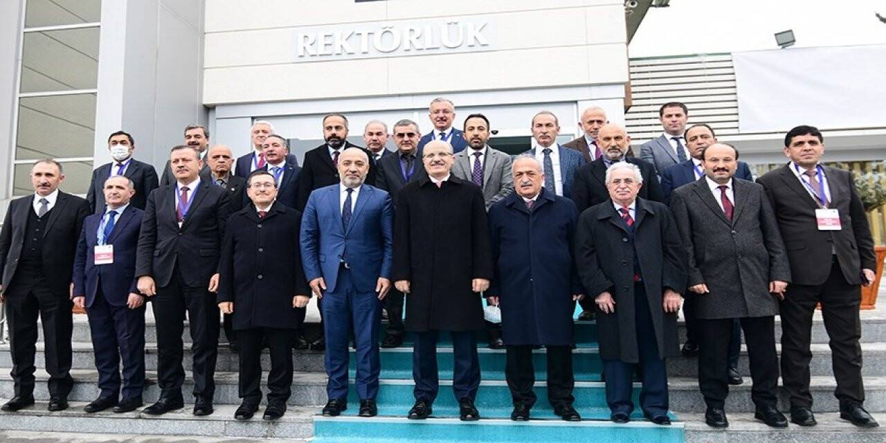 Rektör Çakmak ÜNİDAP 5. dönem toplantısına katıldı