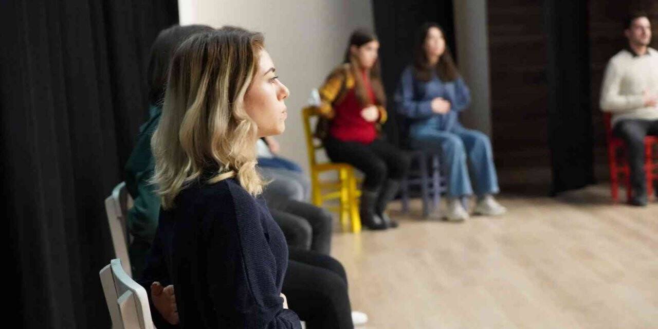 Altıeylül’de tiyatro eğitimleri başladı