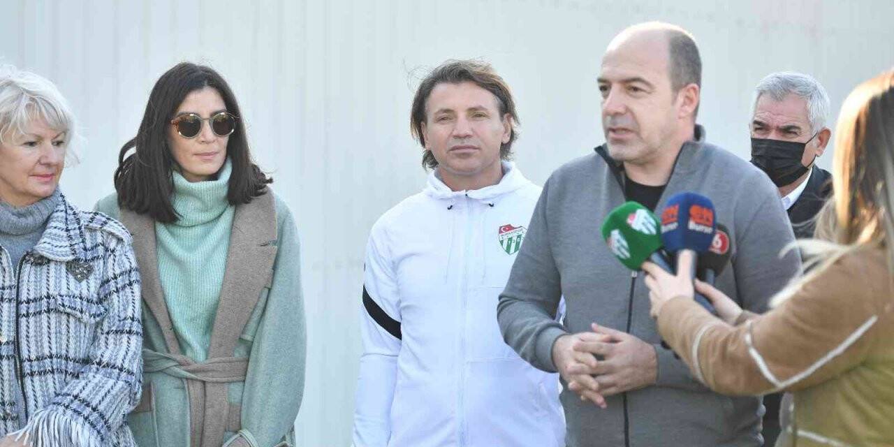 Bursaspor’un efsane futbolcularının isimleri sahalara verildi