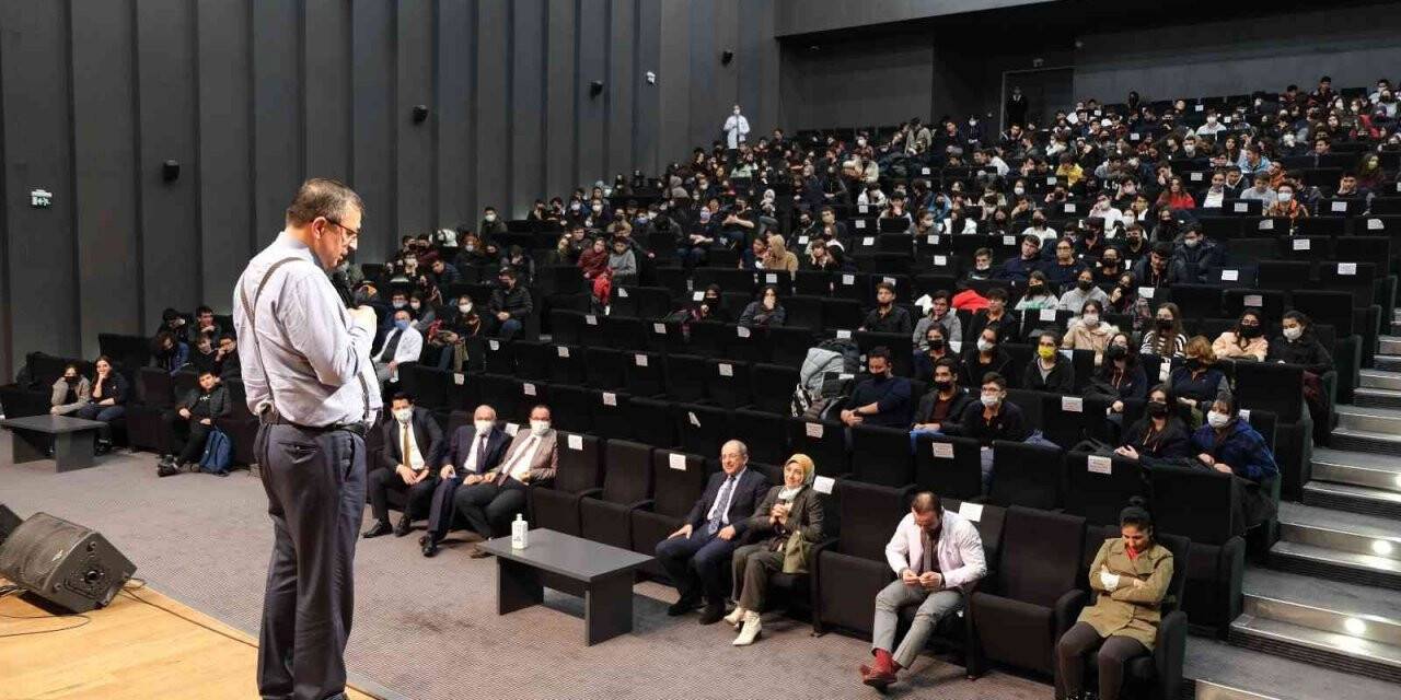 Yazar Hayati İnanç Tekden’li öğrencilerle buluştu