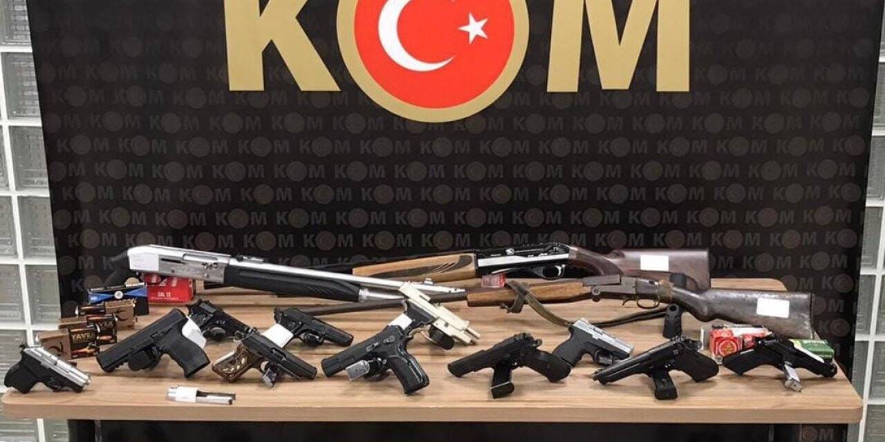 Manisa merkezli silah kaçakçılarına operasyon: 22 gözaltı