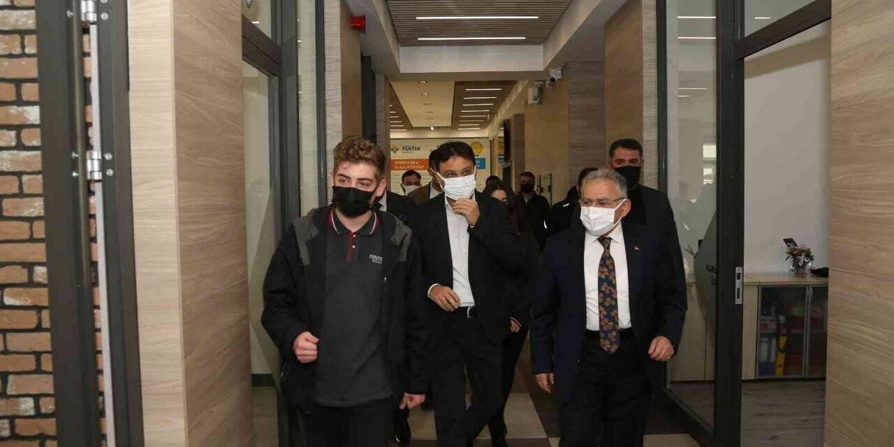 Başkan Büyükkılıç öğrencilerle buluştu