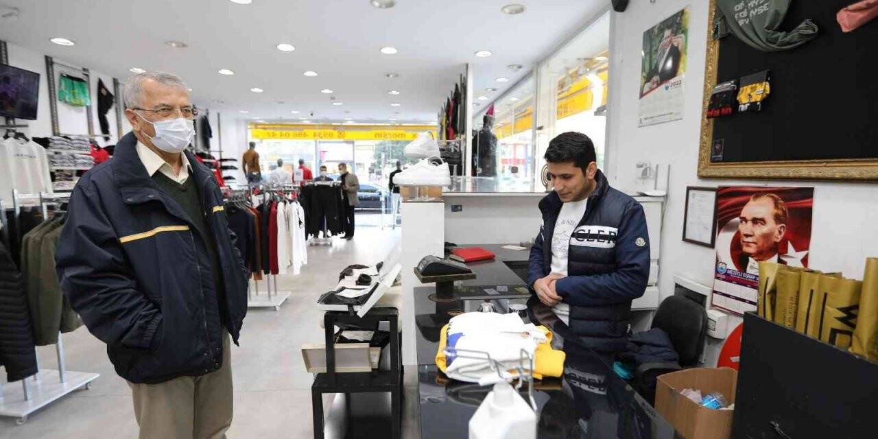 Başkan Tarhan, esnafı ziyaret ederek sorunlarını dinledi