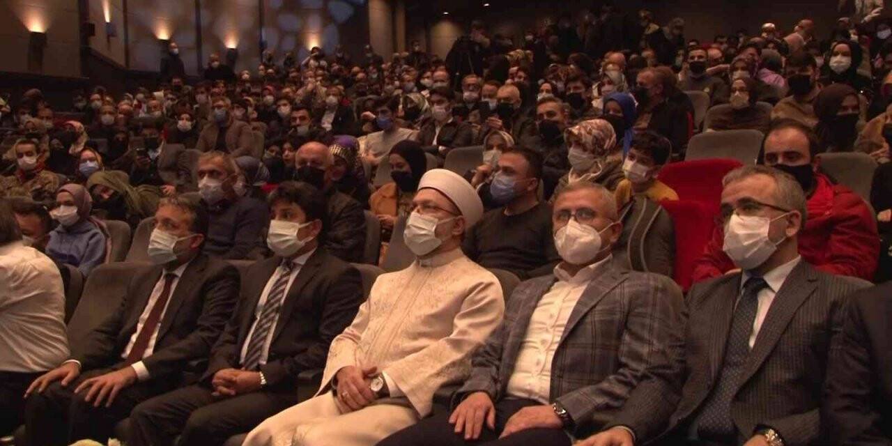 Türkiye’nin önde gelen din alimleri Üsküdar’da Kur’an-ı Kerim ziyafeti yaşattı