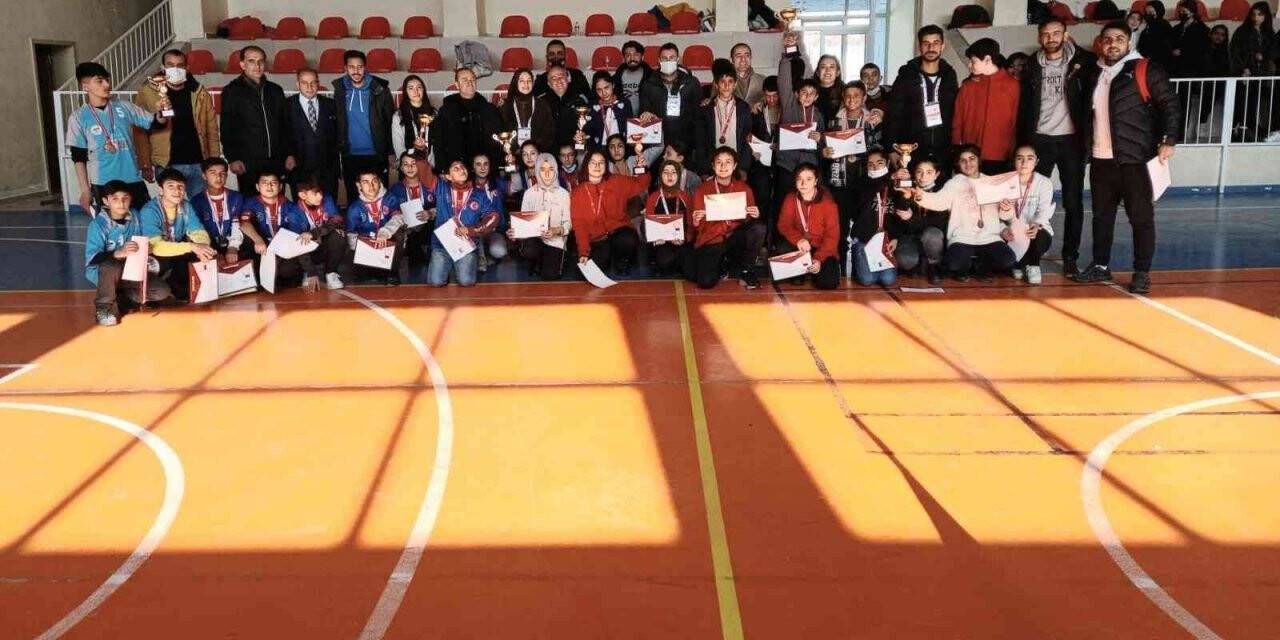 Fevzi Şengül Ortaokulu Dart il birincisi oldu