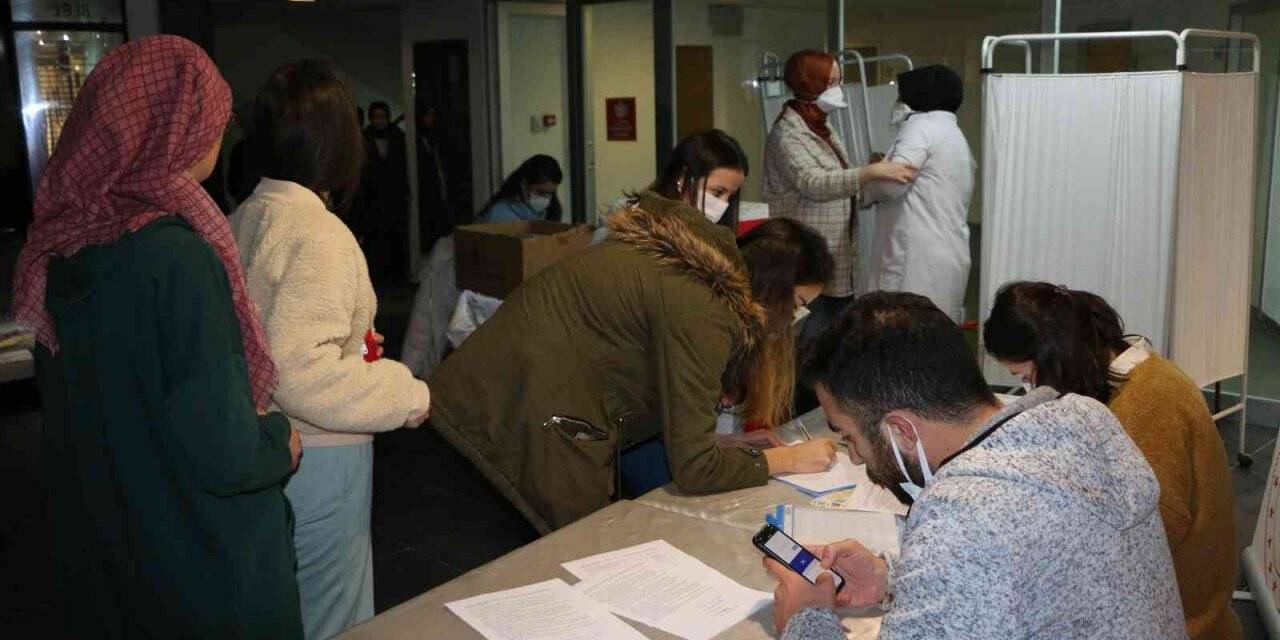 Samsun KYK yurtlarında vakalar arttı, öğrenciler aşıya koştu