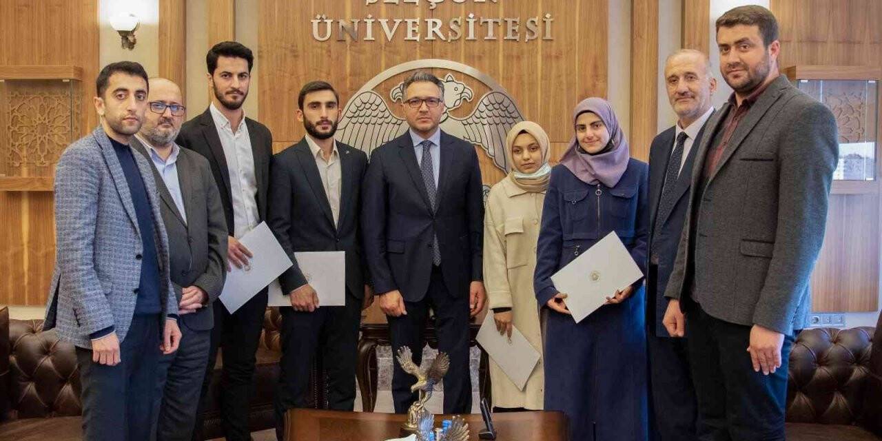 Türkiye birincisi öğrencilere, Rektör Aksoy’dan teşekkür belgesi