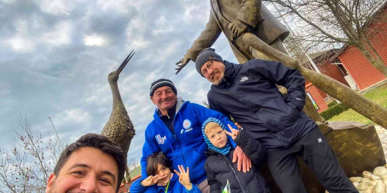 Ünlü oyuncu Karacabey’in doğal güzelliklerini gezdi