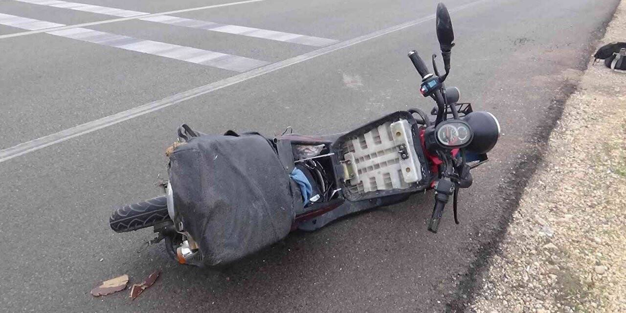 Kilis’te otomobil motosiklete çarptı: 2 yaralı