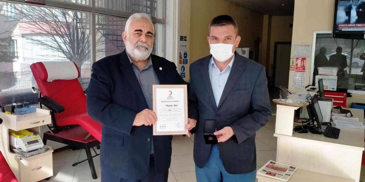10 kez kan bağışlayan Mustafa Şen’e bronz madalya ve berat