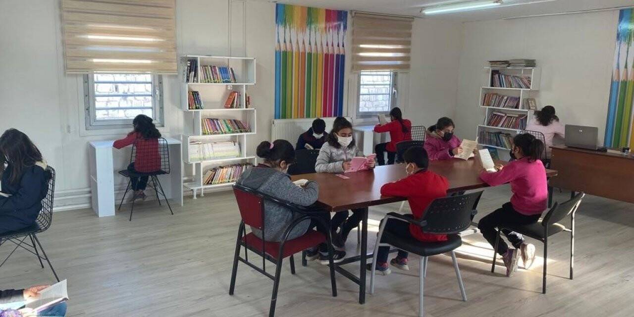 TTKD’den 60. Yıl Akçakiraz İlköğretim Okuluna kütüphane desteği