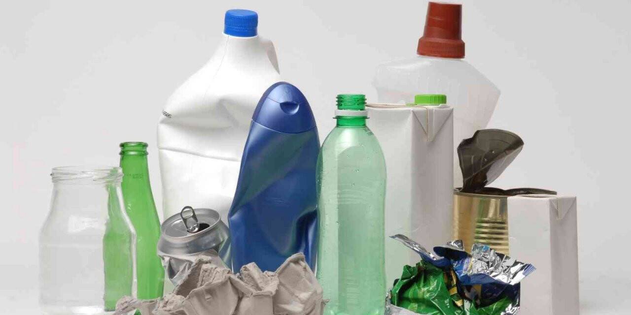 Karaburun’da atıklar kaynağında ayrışıyor