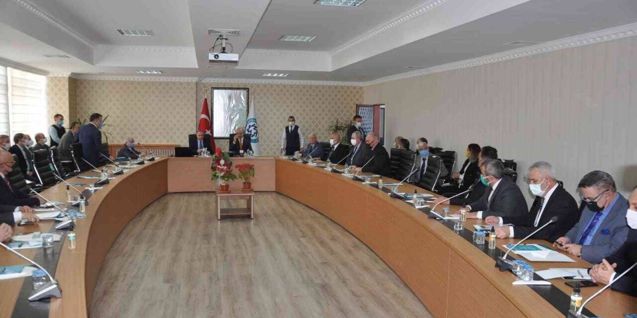 YÖK Başkanı Prof. Dr. Özvar: “Eğitim-öğretim devam ediyor”