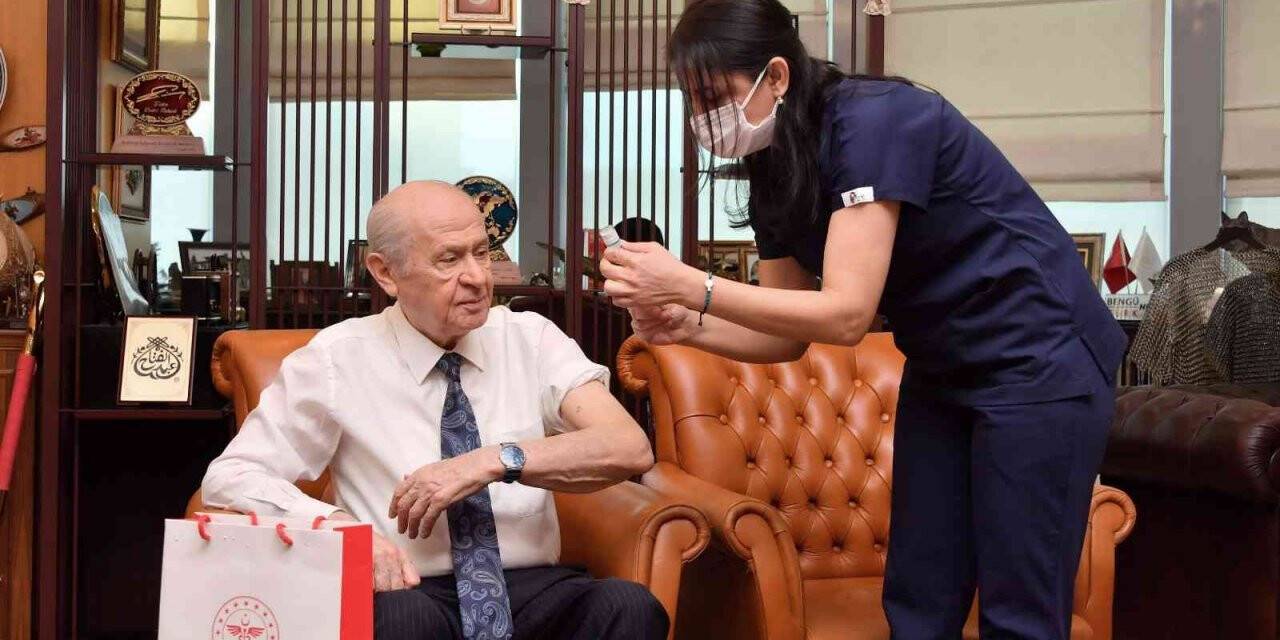 MHP Genel Başkanı Bahçeli, Turkovac aşısı oldu