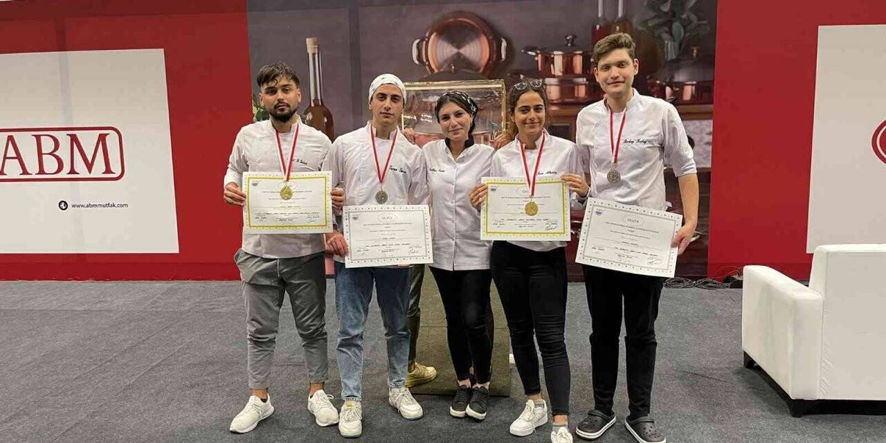 ALKÜ’ye 2 altın 2 gümüş madalya