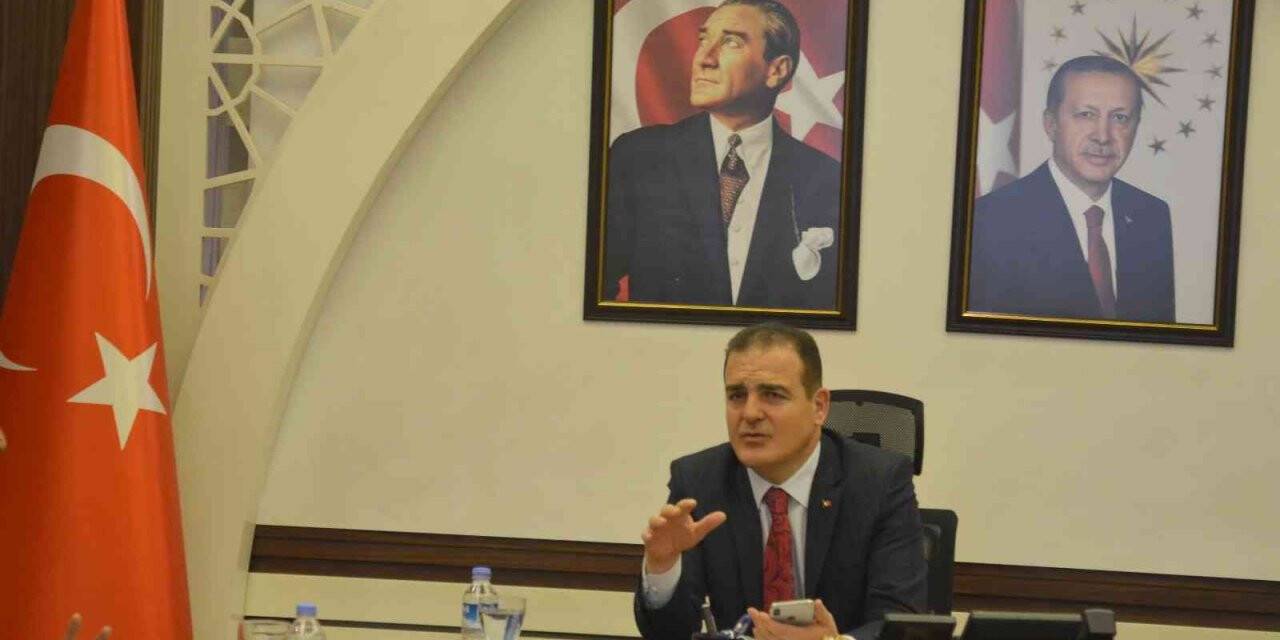 Vali Akbıyık: “Terör Hakkari’nin gündeminden çıkıyor”