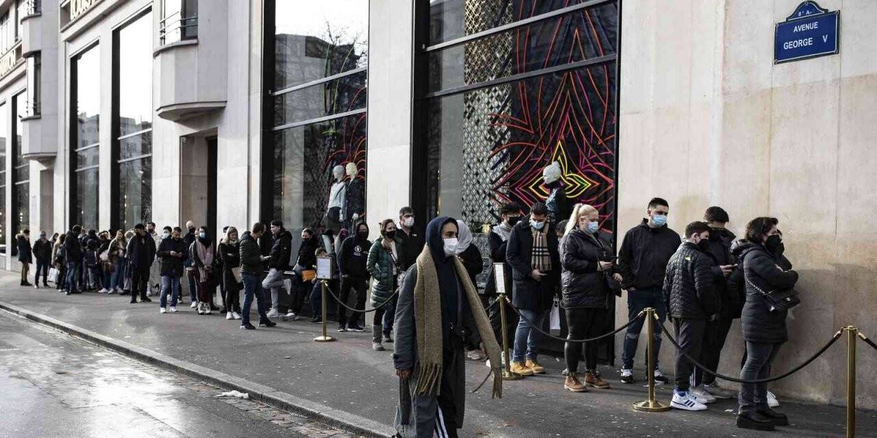 Avrupa’da artan Covid-19 vakaları sonrasında önlemler artıyor