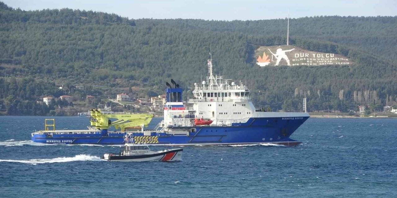 Rus askeri lojistik gemisi Çanakkale Boğazı’ndan geçti
