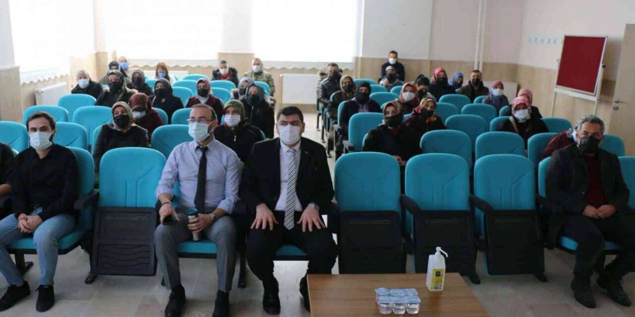 Sivas’ta velilere otizm anlatıldı