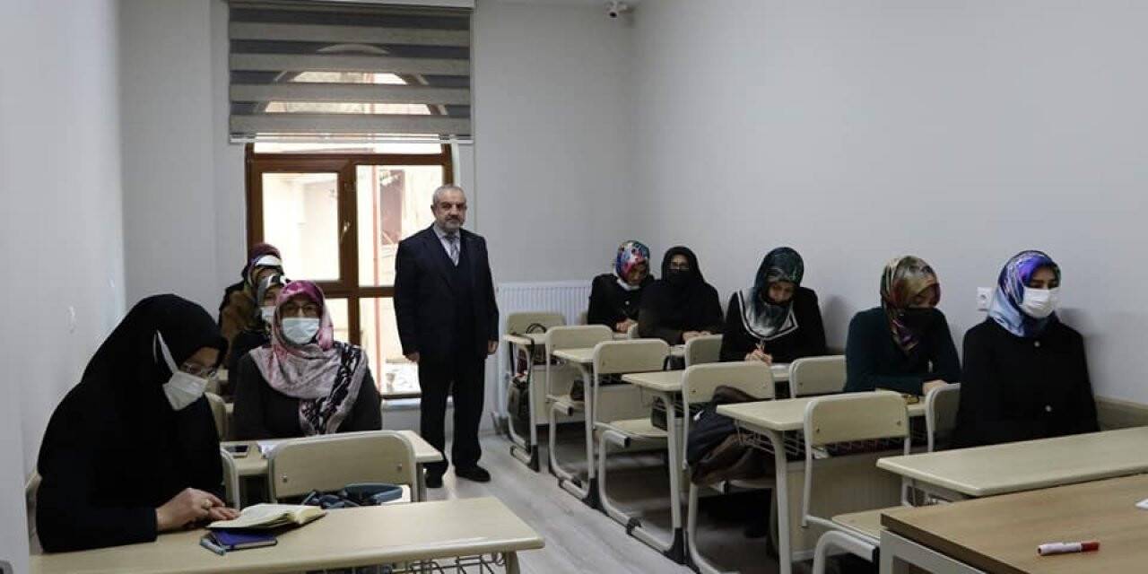 Sivas’ta din görevlilerine eğitim