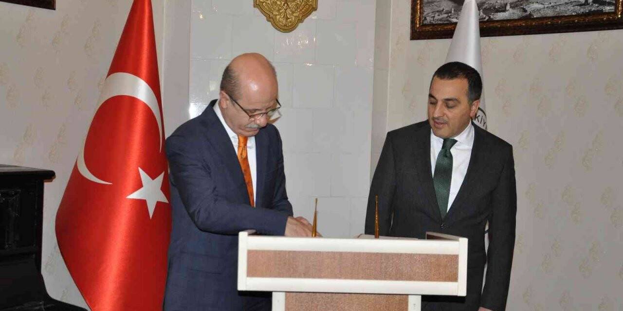 YÖK Başkanı Özvar’dan Vali Öksüz’e ziyaret