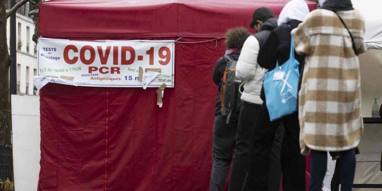 Fransa’da günlük vaka sayısı yeniden 300 bin üzerinde