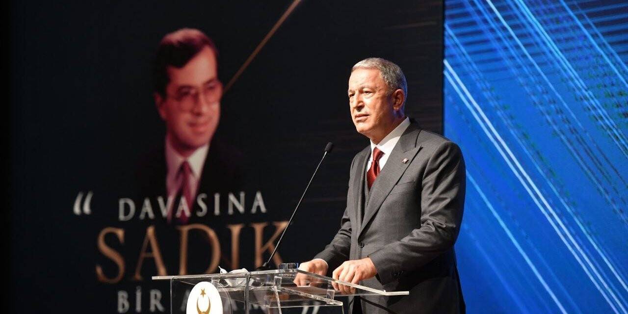 Bakan Akar: Yunanistan, kuzu postuna bürünerek mağdur imajı vermeye çalışmakta