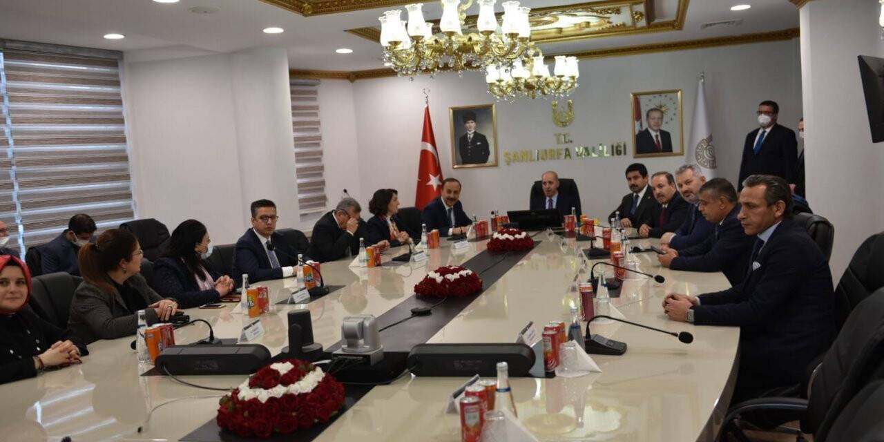 Kurtulmuş’a Şanlıurfa’daki projeler tanıtıldı