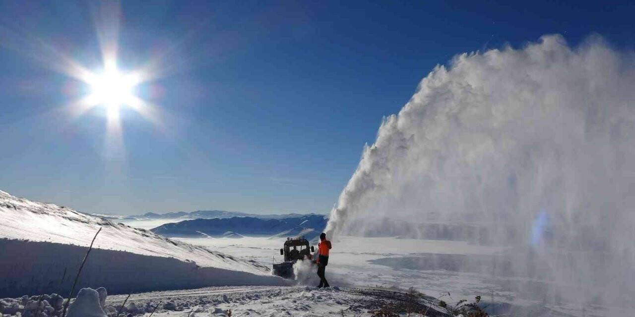 Kar püskürtme çalışmaları kartpostallık görüntüler oluşturdu