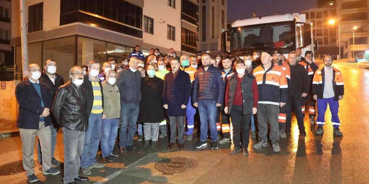 Kazada hayatını kaybeden belediye çalışanları anıldı