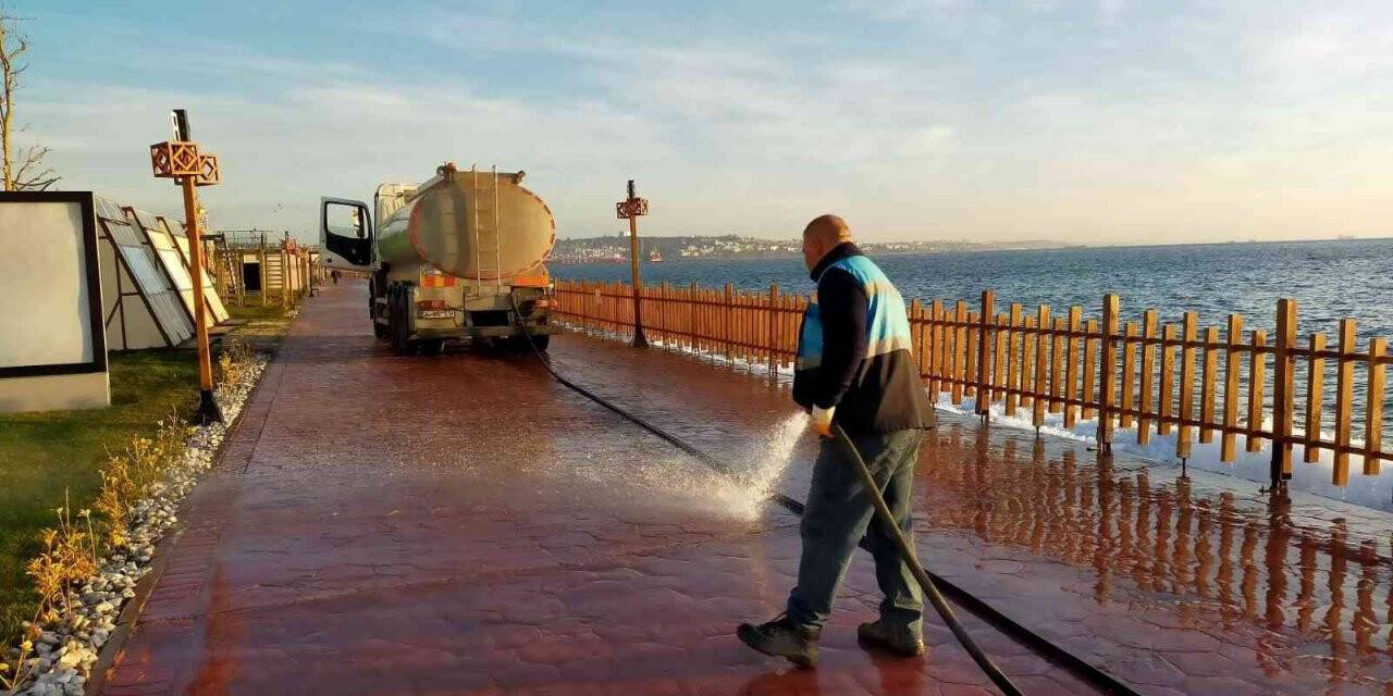 Şehri baştan aşağıya dezenfekte ettiler