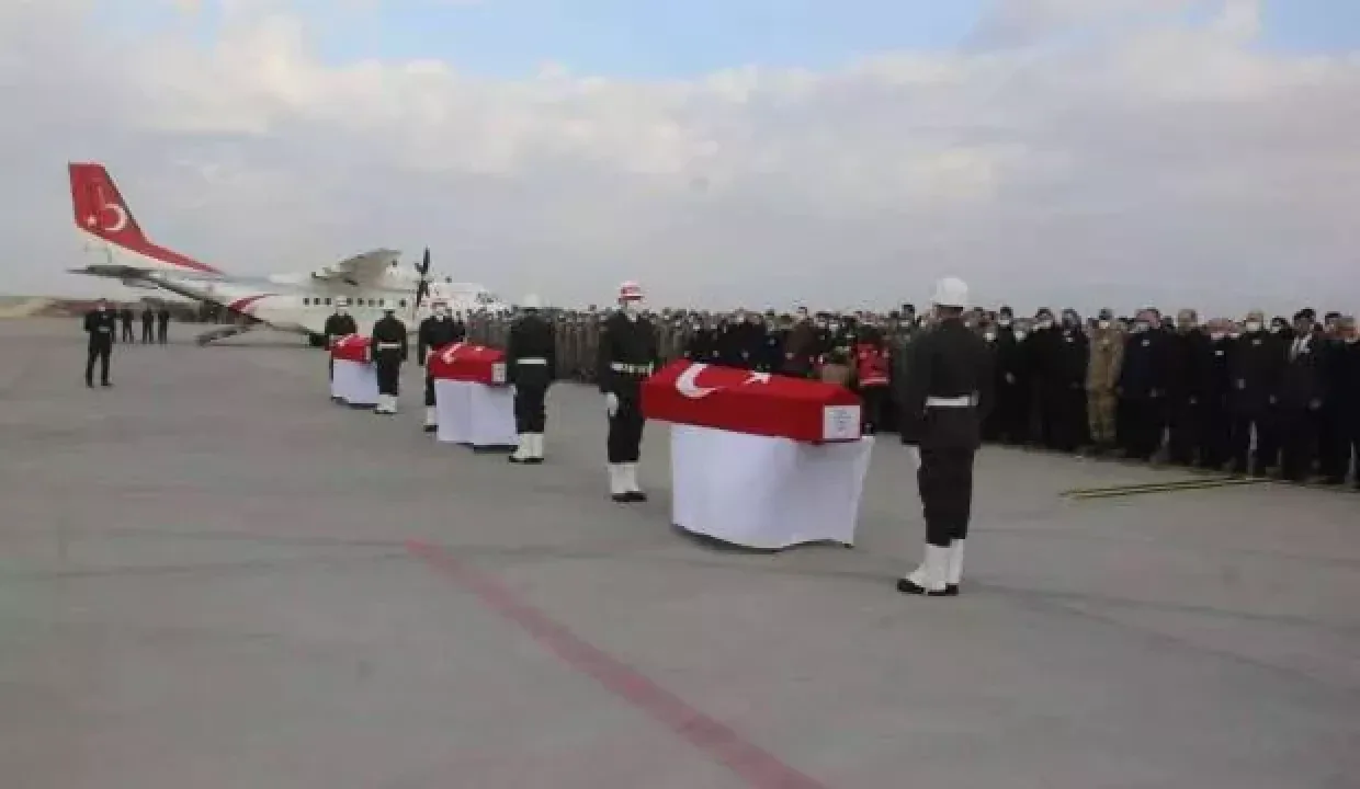 Akçakale sınır hattında şehit olan askerler memleketlerine uğurlandı