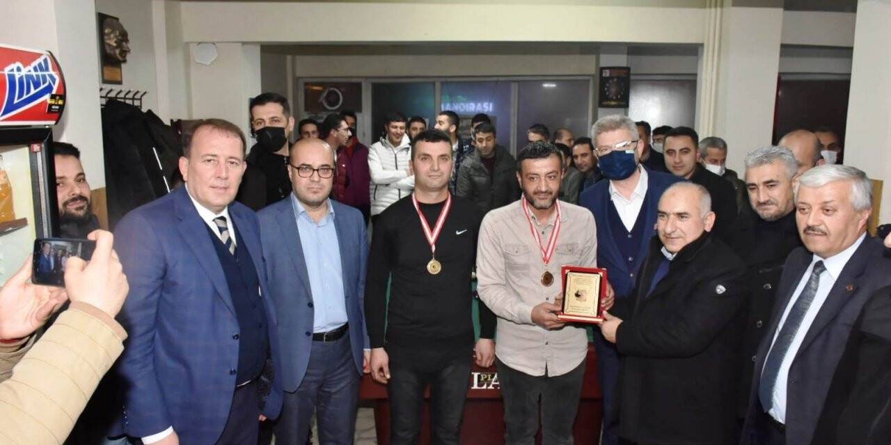 Bilardo turnuvasında şampiyonlar belli oldu