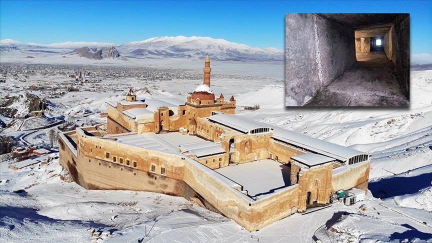 238 yıllık İshak Paşa Sarayı'nda "merkezi ısıtma sistemi" izleri