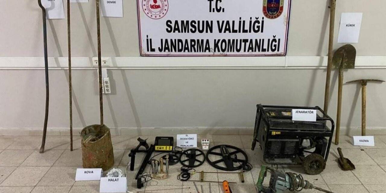 Kaçak kazı yapan 7 kişiyi jandarma suçüstü yakaladı