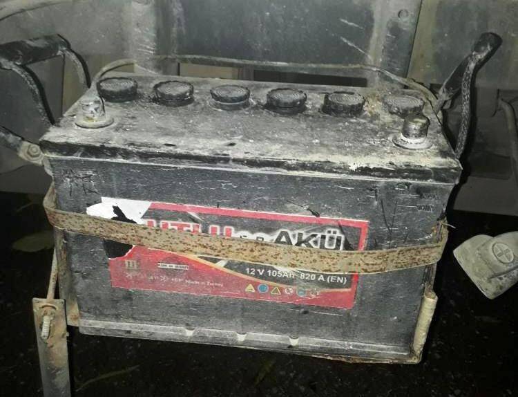 Akü hırsızı fazla kaçamadı