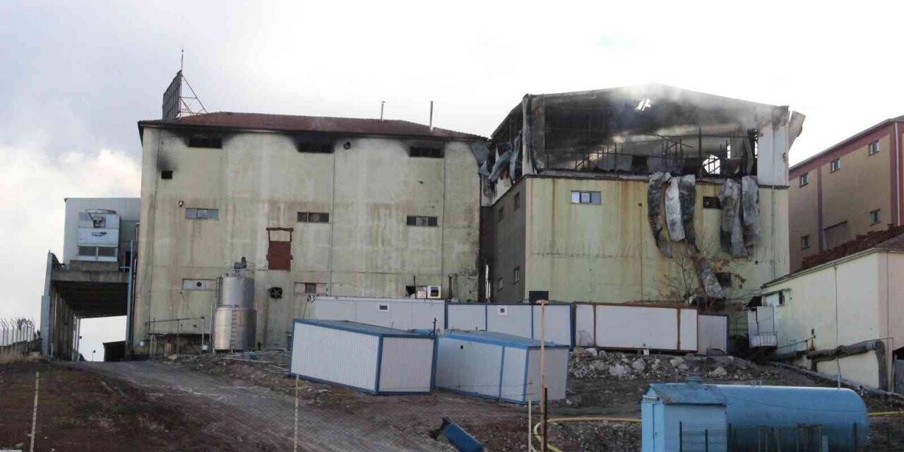 Karaman’da yanan bisküvi fabrikasındaki hasarın boyutu gün ağırınca ortaya çıktı