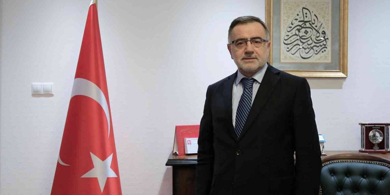 Türkiye Diyanet Vakfının yeni genel müdürü İzani Turan oldu