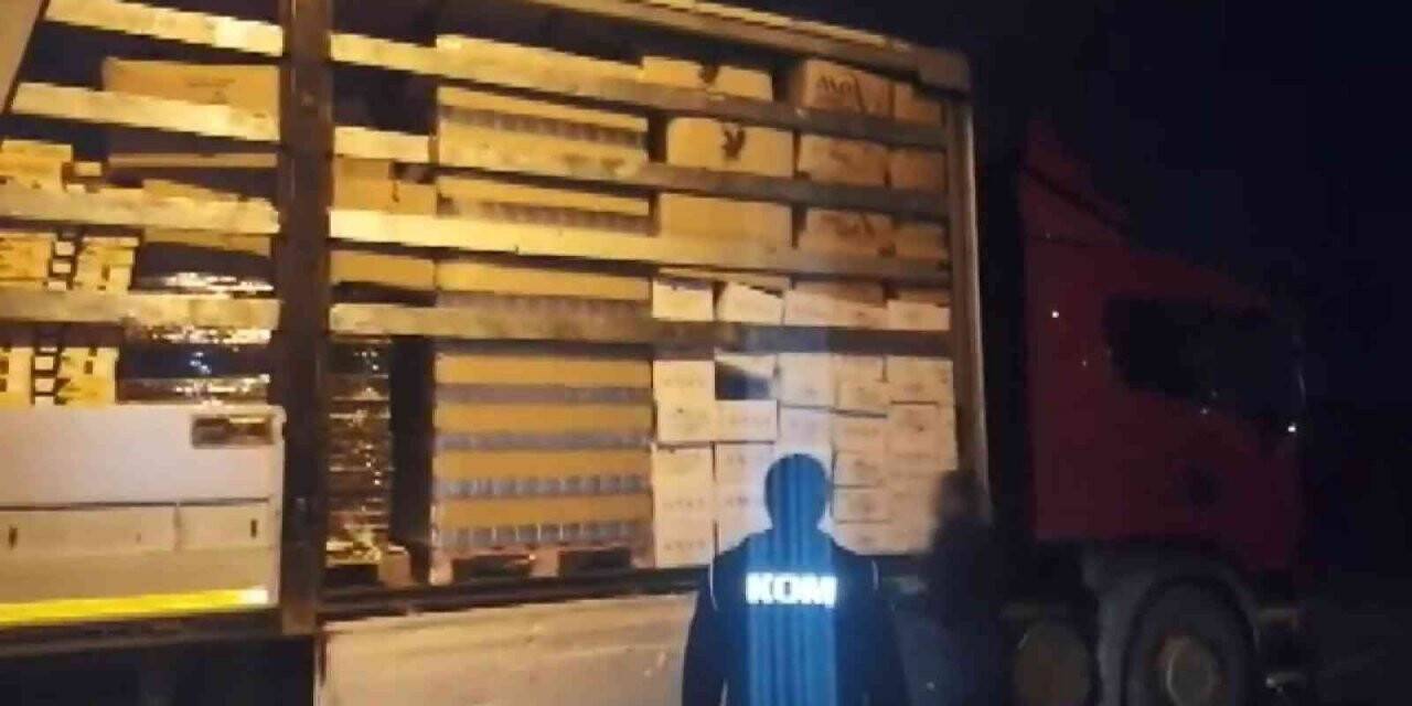 TEM’de durdurulan tırda 1 ton kaçak nargile tütünü ele geçirildi