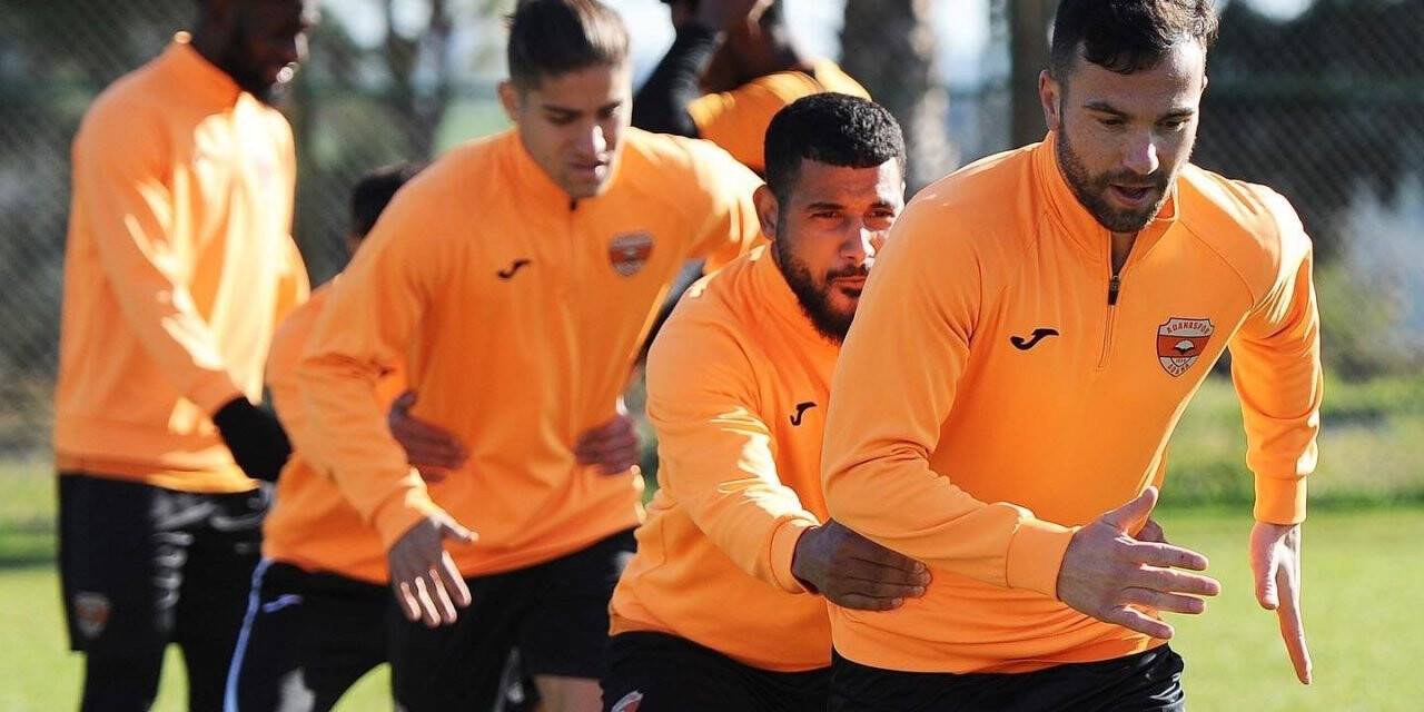 Adanaspor’da 3 futbolcunun koronavirüs testi pozitif çıktı