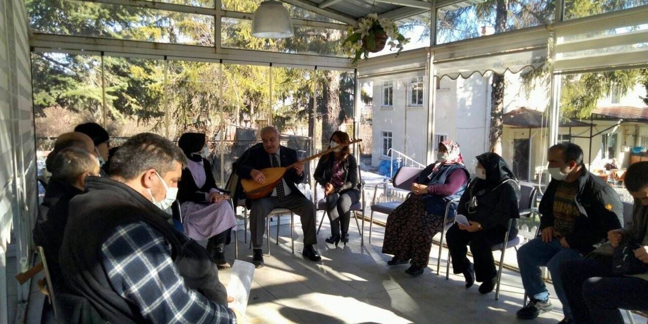 Kütahya Toplum Ruh Sağlığı Merkezi Edebiyat Atölyesi’nde şiir ve söyleşi