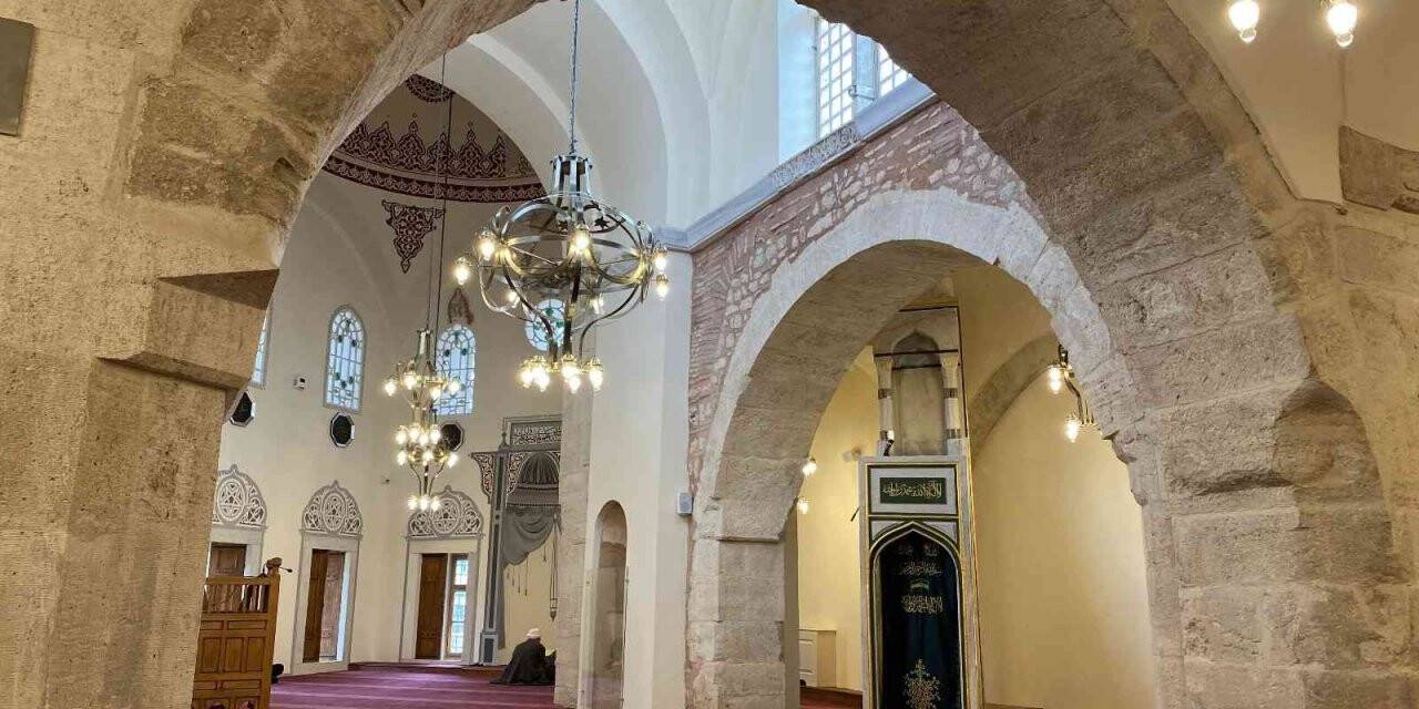 Restorasyonu tamamlanan Fethiye Camii yeniden ibadete açıldı